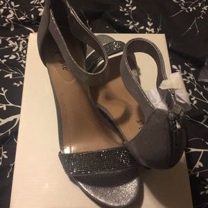 Perfect, sparkly, kitten heel!